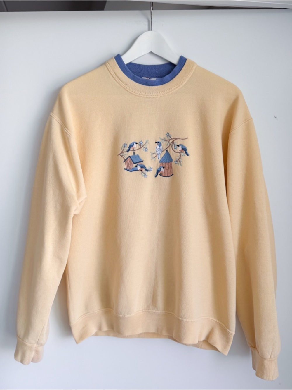 Vintage Jerzees Birdhouse Bluebird Embroidered Sweatshirt Light Yellow M fits S